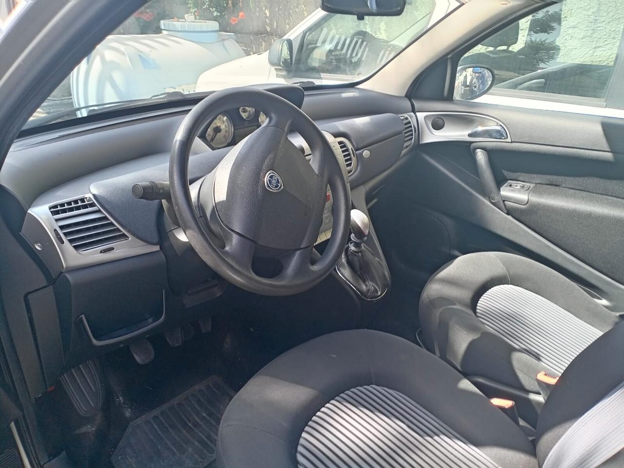Lancia Ypsilon 1.2 Oro