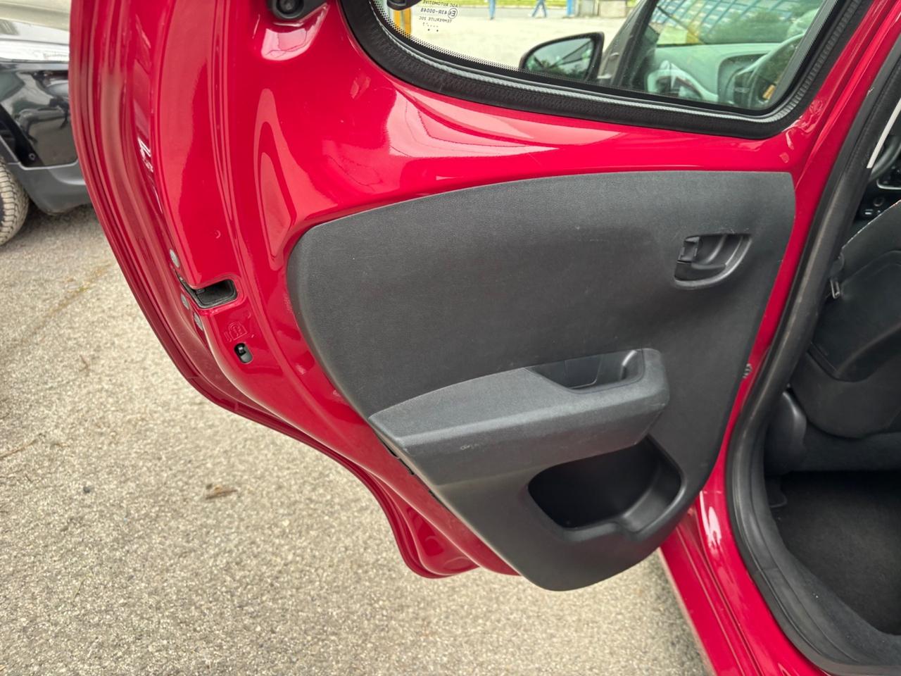 Citroen C1 1.0 5 porte Shine OK NEOPATENTATI