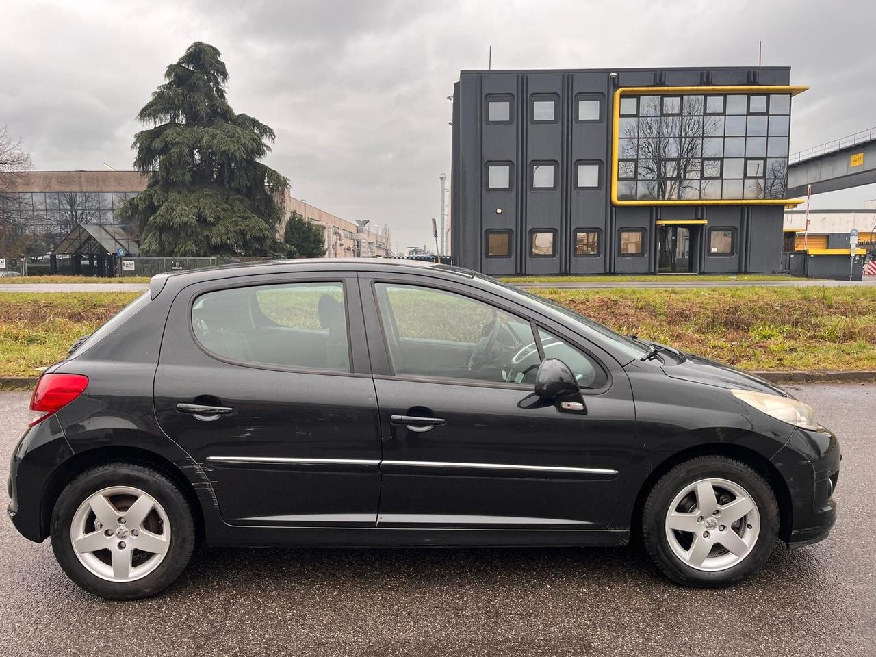 Peugeot 207 1.4 HDi 70CV 5p. X Line