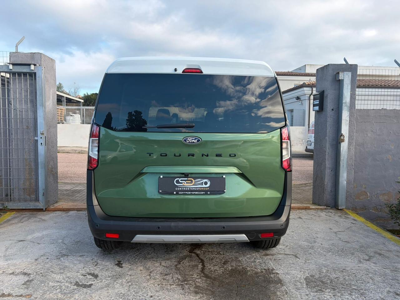 Ford Tourneo Courier FULL