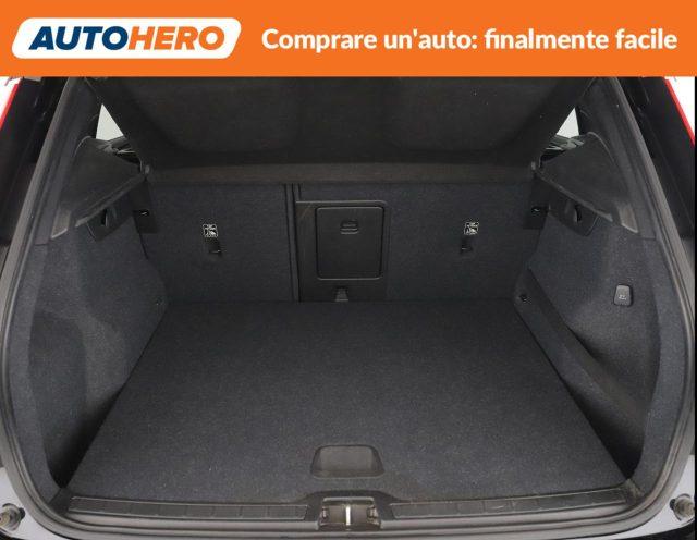 VOLVO XC40 T3 Geartronic Momentum Pro