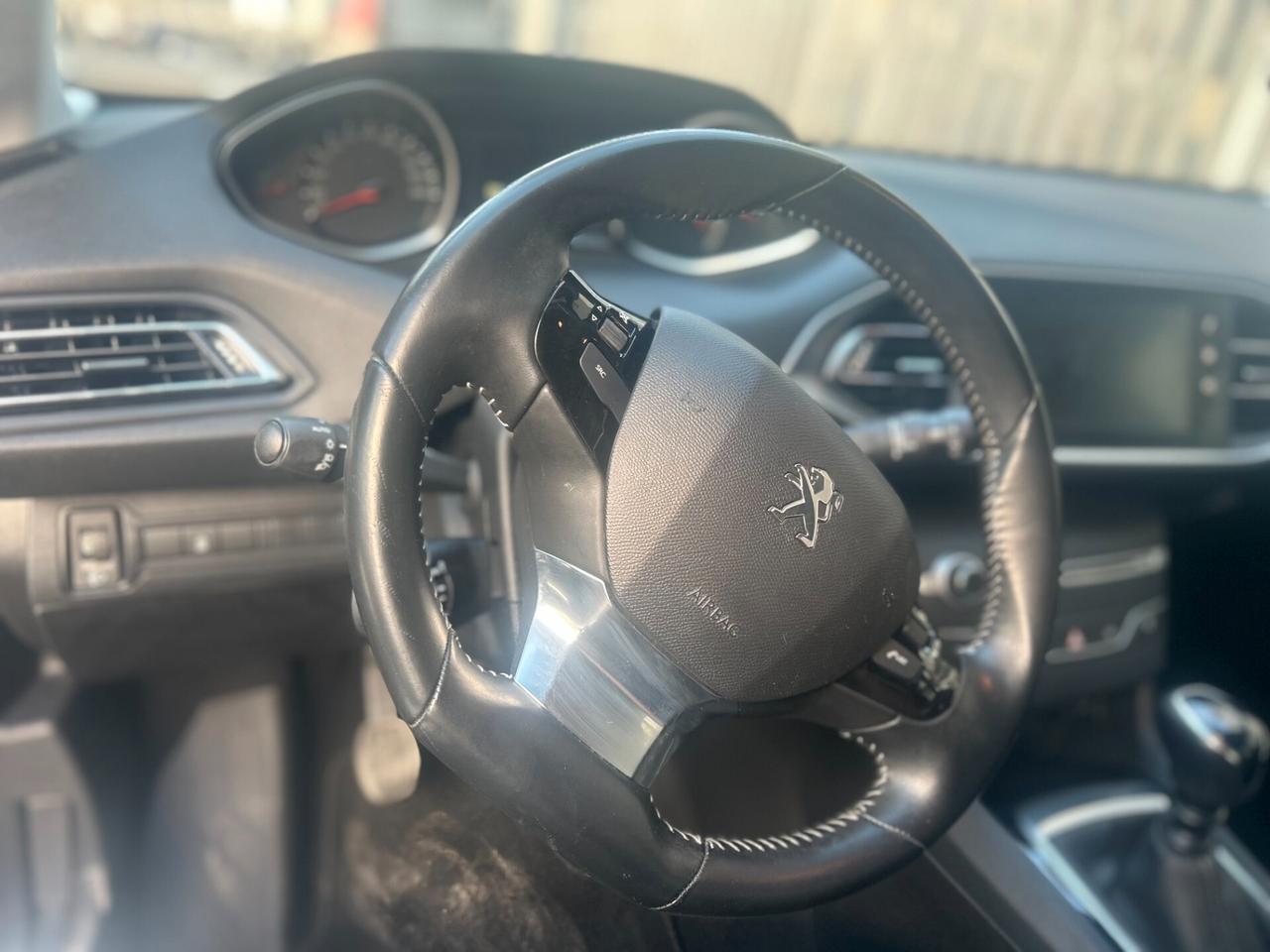 Peugeot 308 BlueHDi 100 S&S Business