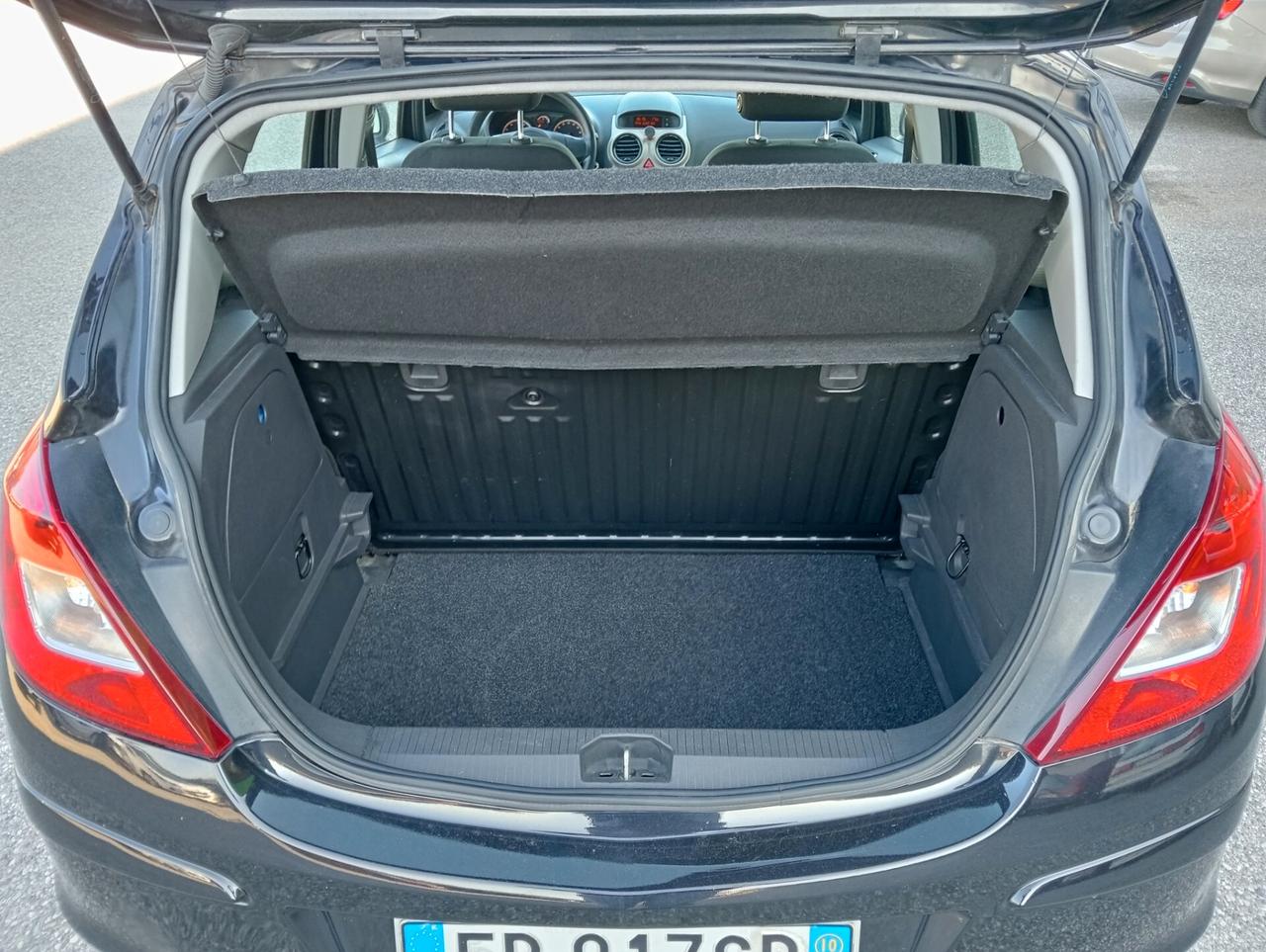 Opel Corsa 1.0 12V 65cv 5 porte OK NEOPATENTATI