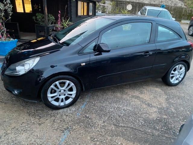 Opel Corsa 1.2 3 porte Club