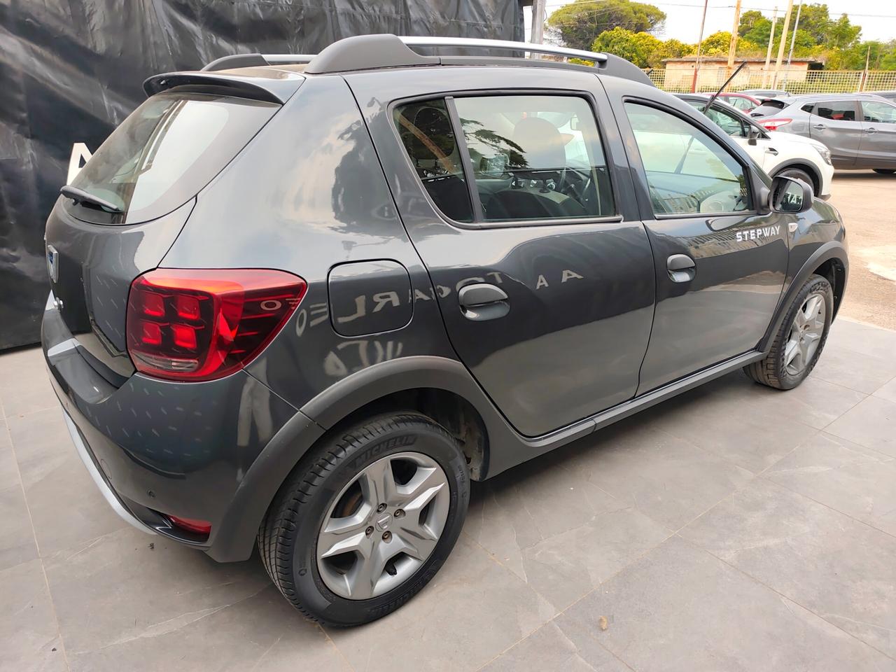 Dacia Sandero Stepway 1.0 BENZINA E GPL DI SERIE