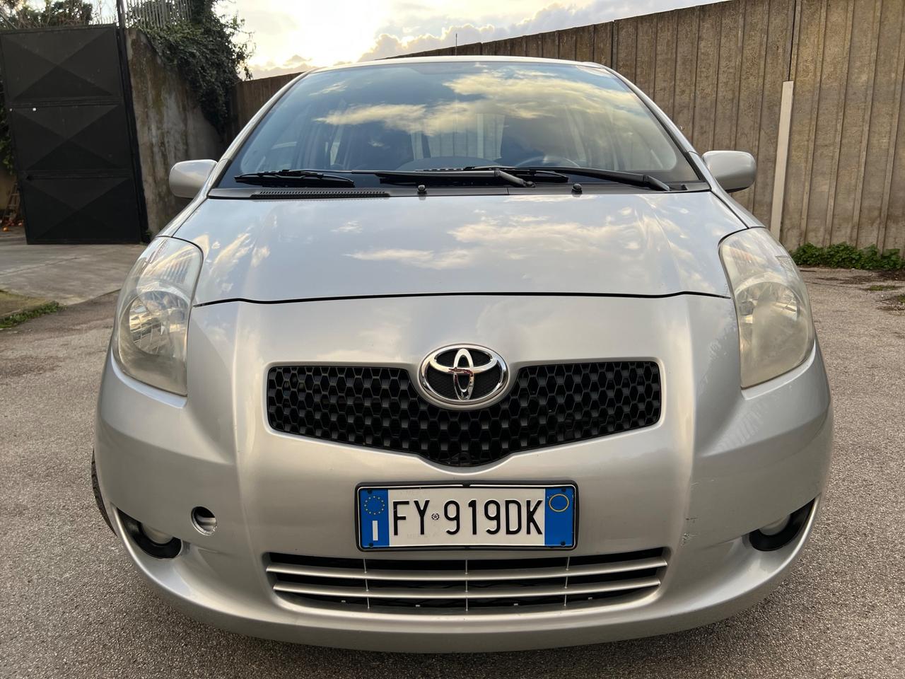 Toyota Yaris 1.4 D-4D DPF 5 porte Now