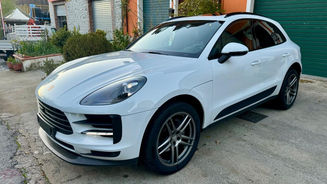 Porsche Macan 2.0 tetto pelle navi