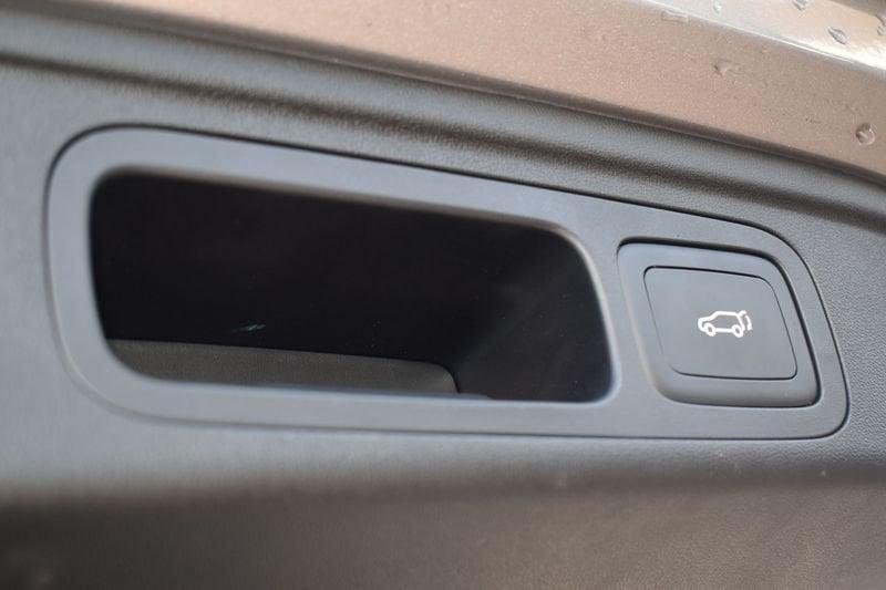 MG HS 1.5 T Luxury AT