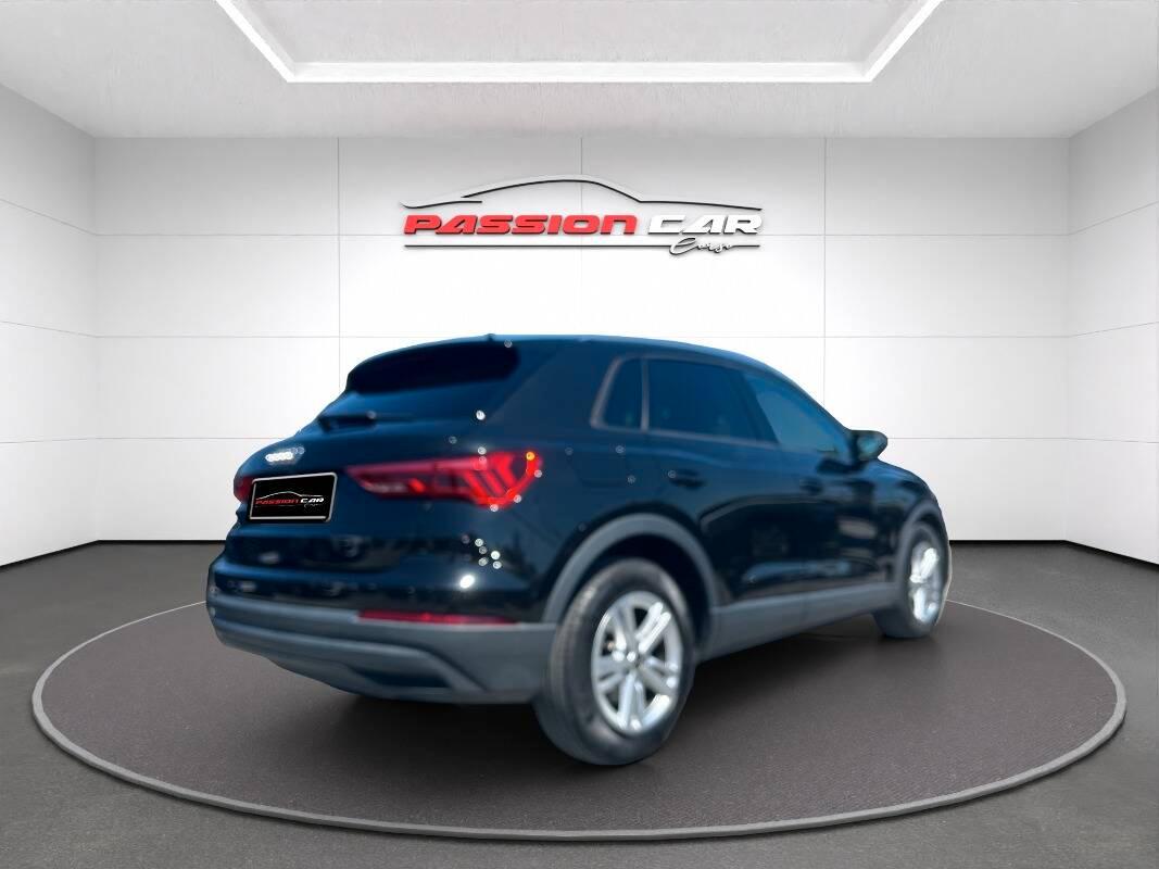 Audi Q3 35 2.0 tdi Business s-tronic