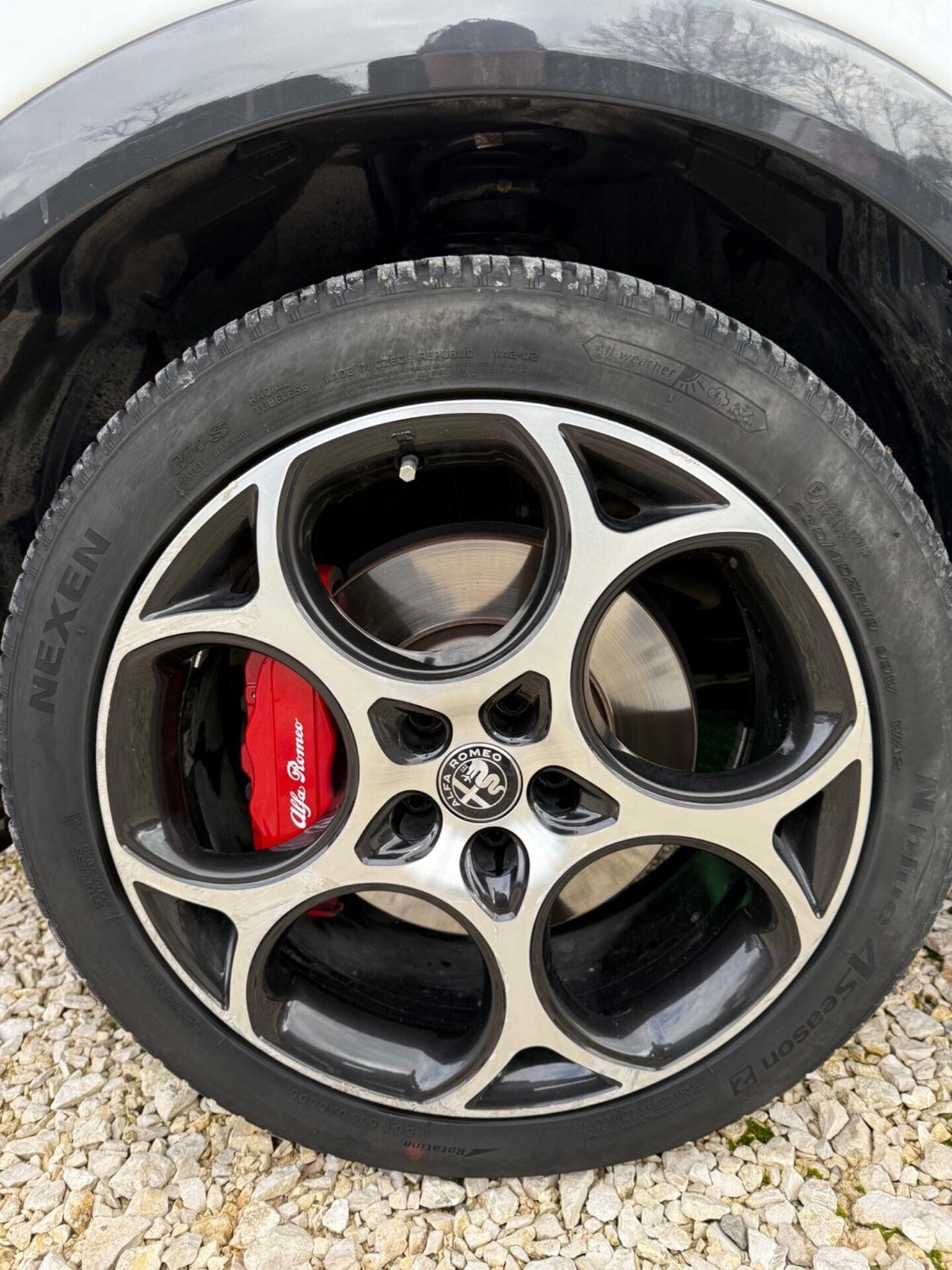 Alfa Romeo Tonale 1.3cc hibryd garanzia 3 anni