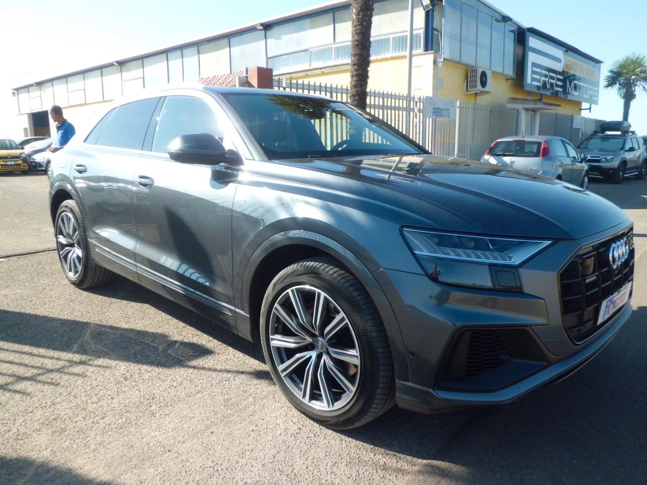 Audi Q8 50 TDI 286 CV quattro tiptronic Sport IPERFULL+4 RUOTE STERZANTI+TETTO APRIBILE+PANORAMICO