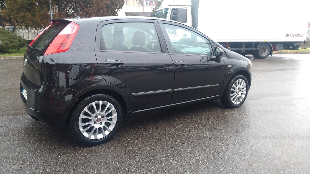 FIAT grande punto 1.2 BZ neopatentati 2010