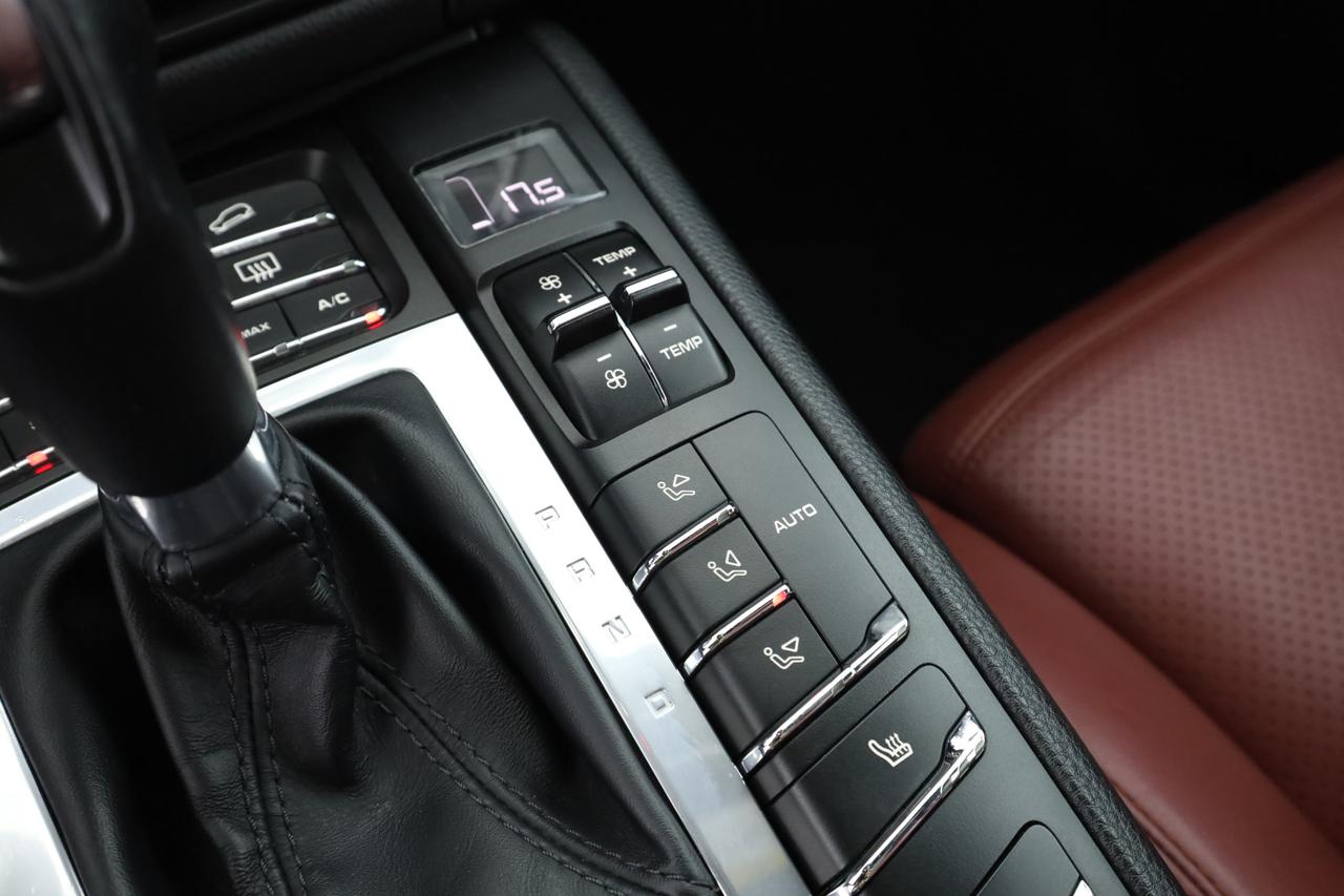 PORSCHE Macan S