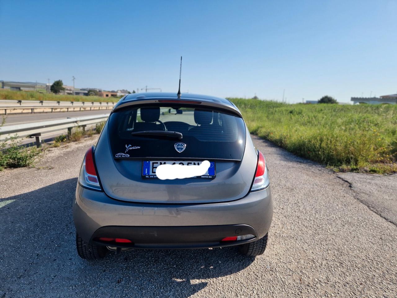 Lancia Ypsilon 1.2 69 CV Unyca