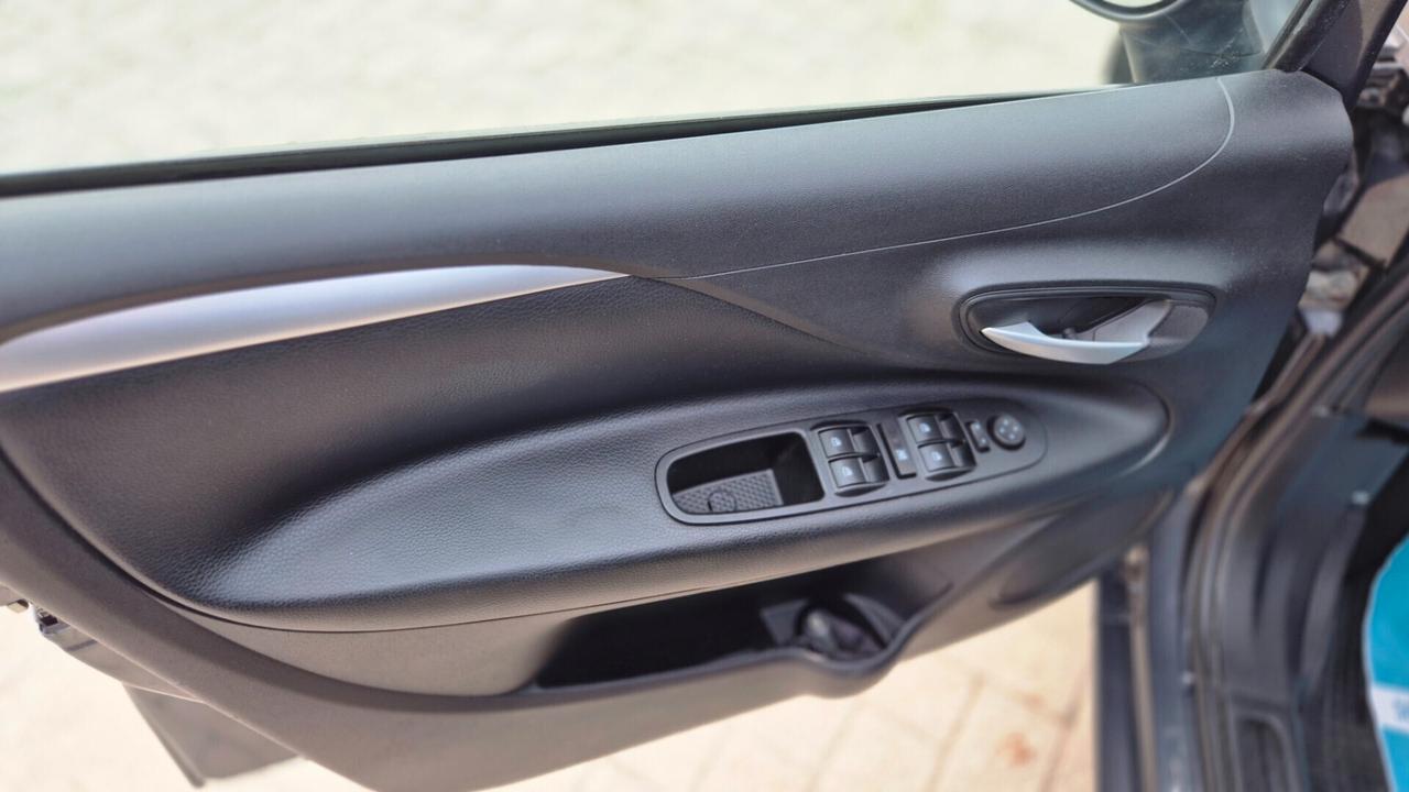 Fiat Punto Evo 1.4 5 porte B/GPL VALIDO FINO 2029 /OK NEOPATENTATI