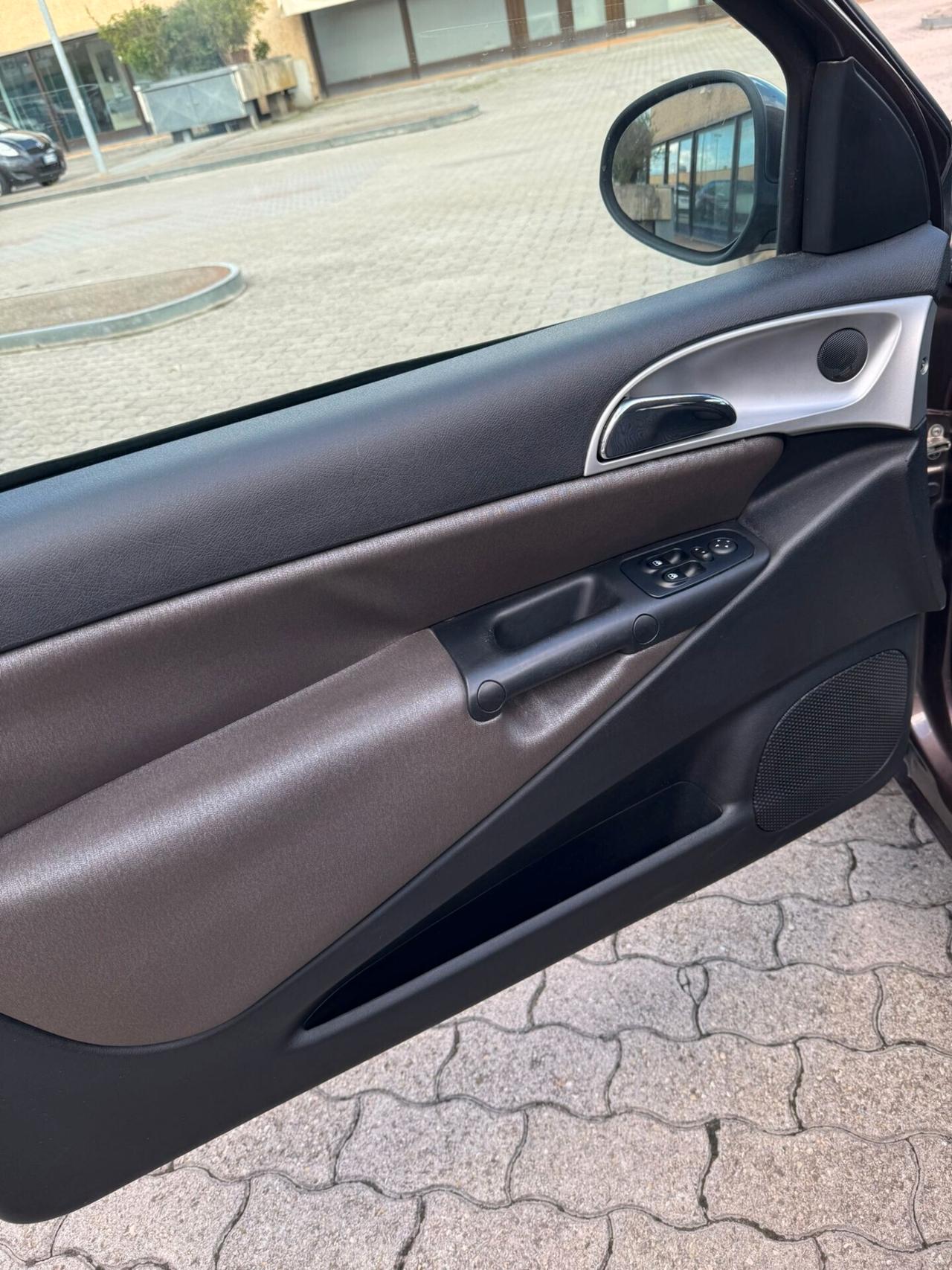 Lancia Ypsilon 1.2 Elle