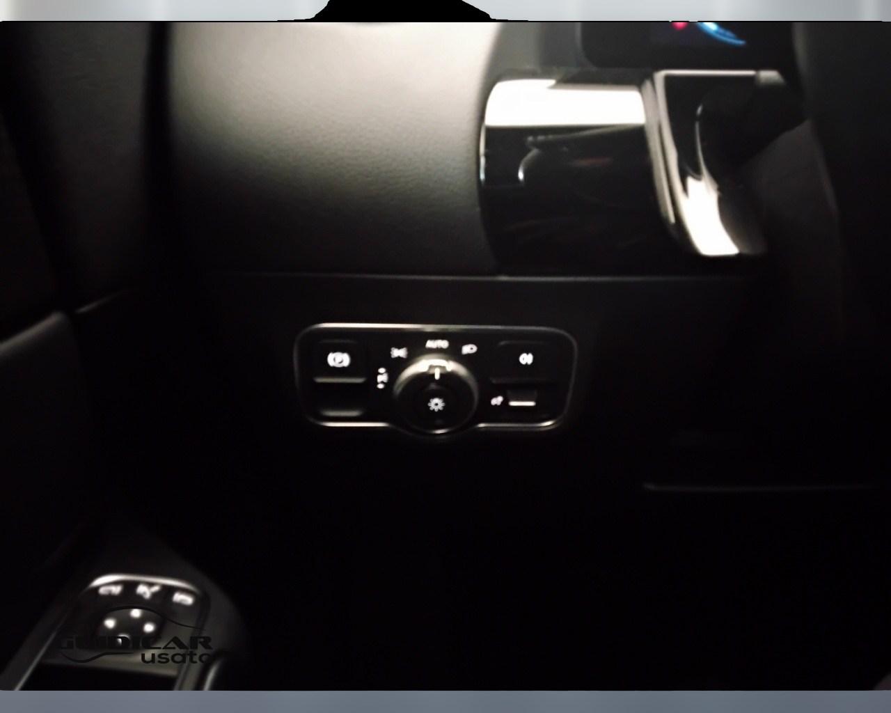 Mercedes-Benz GLA-H247 2020 - GLA 180 d Sport Plus auto