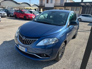 Lancia Ypsilon 1.0 FireFly 5 porte S&S Hybrid Platino