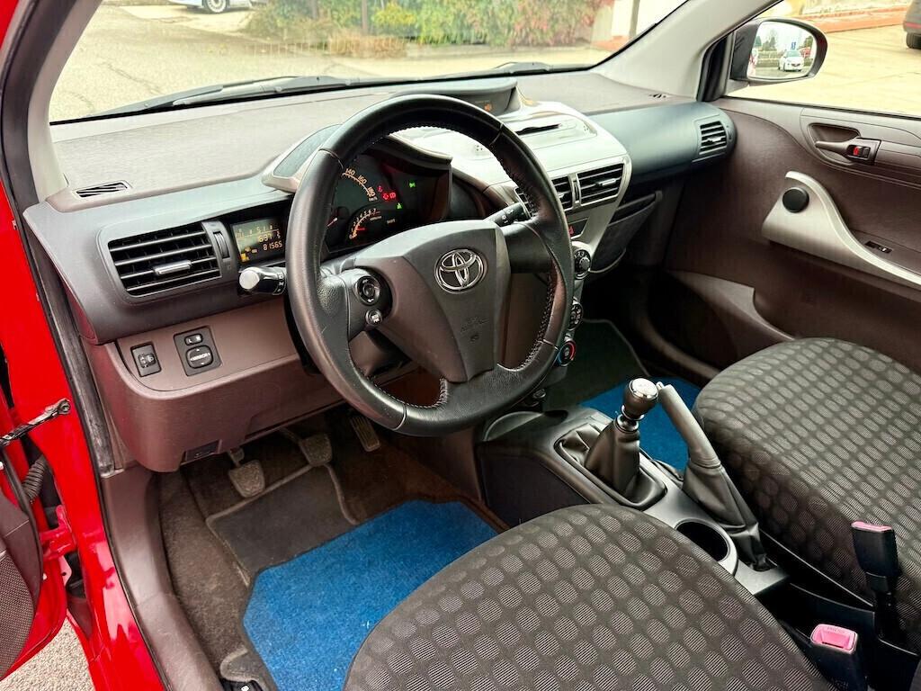 Toyota iQ 1.0 Sol