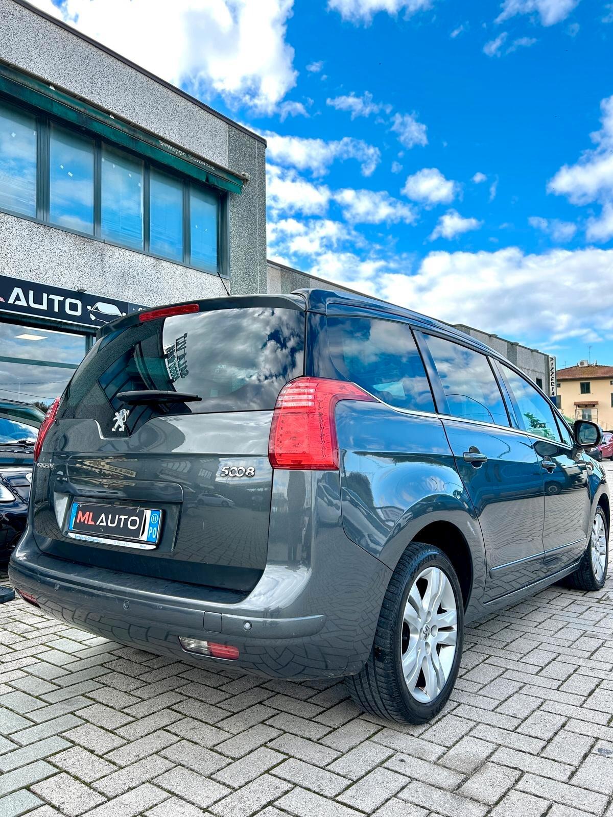 Peugeot 5008 1.6 HDi 112CV Féline 7 POSTI - ok neopatentato