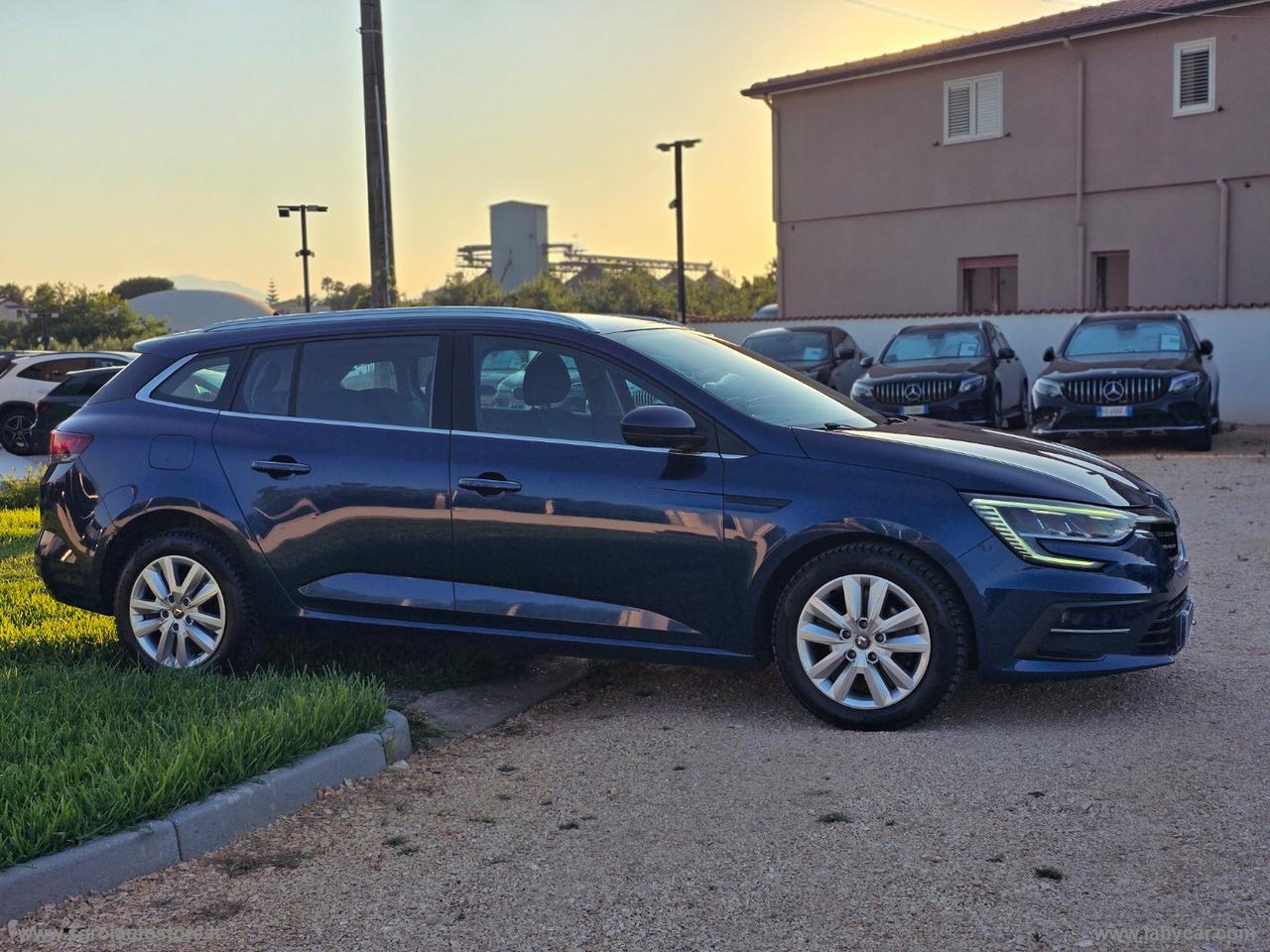 RENAULT Mégane Sporter Blue dCi 115CV EDC Bus.