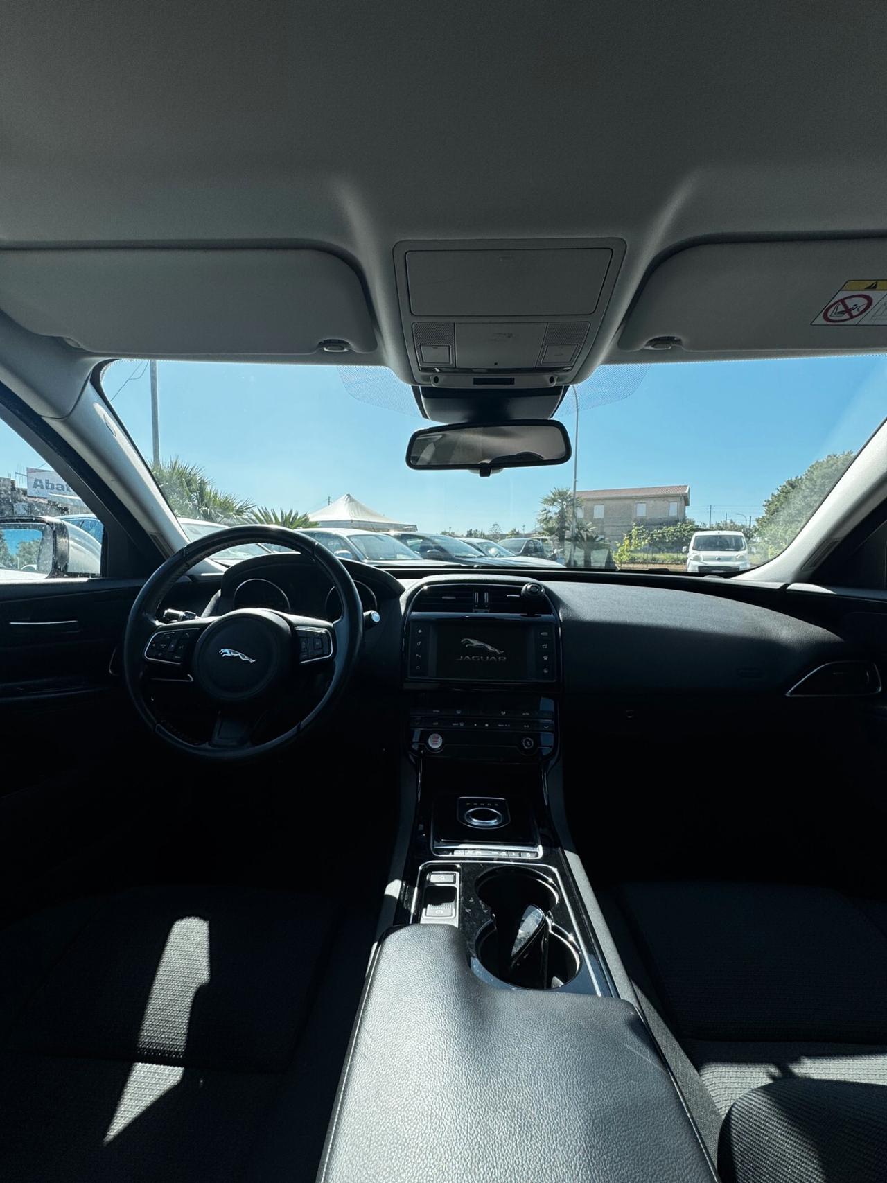 Jaguar XE 2.0 D Turbo Prestige