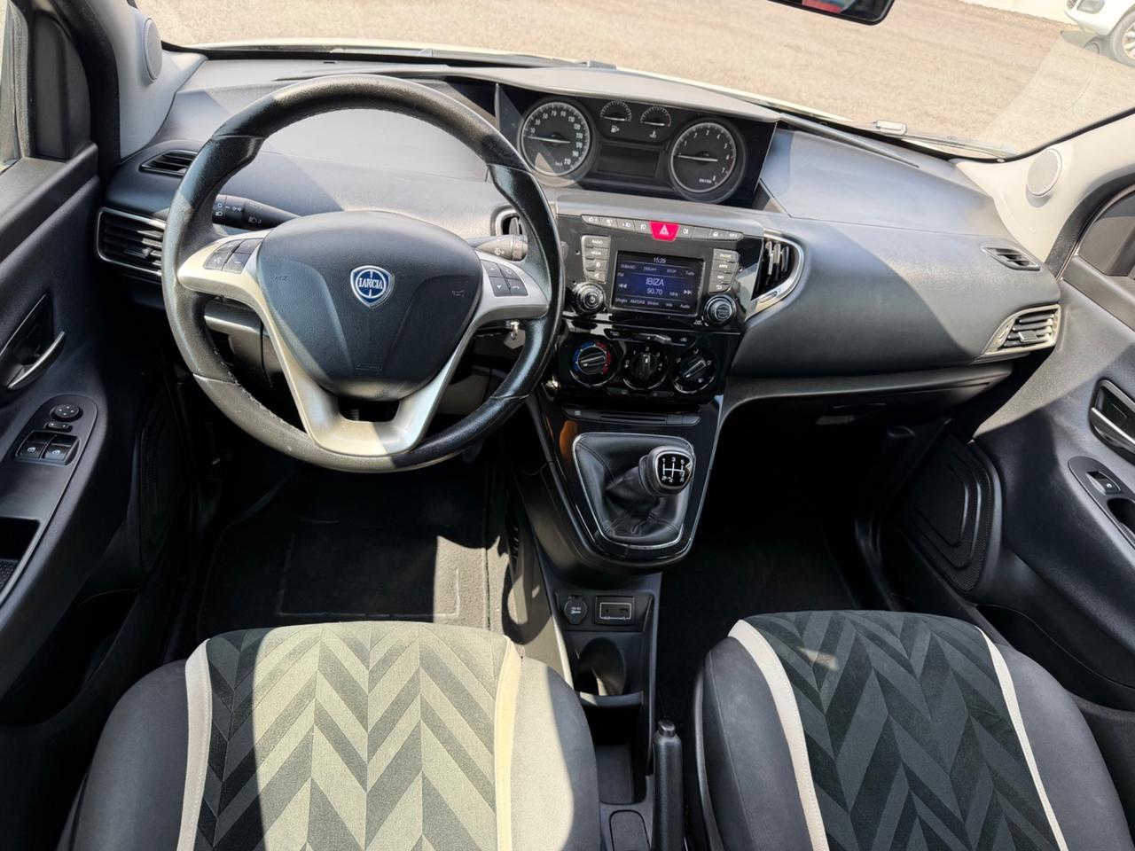Lancia Ypsilon 1.2 69 CV 5 porte Gold Opening Edition