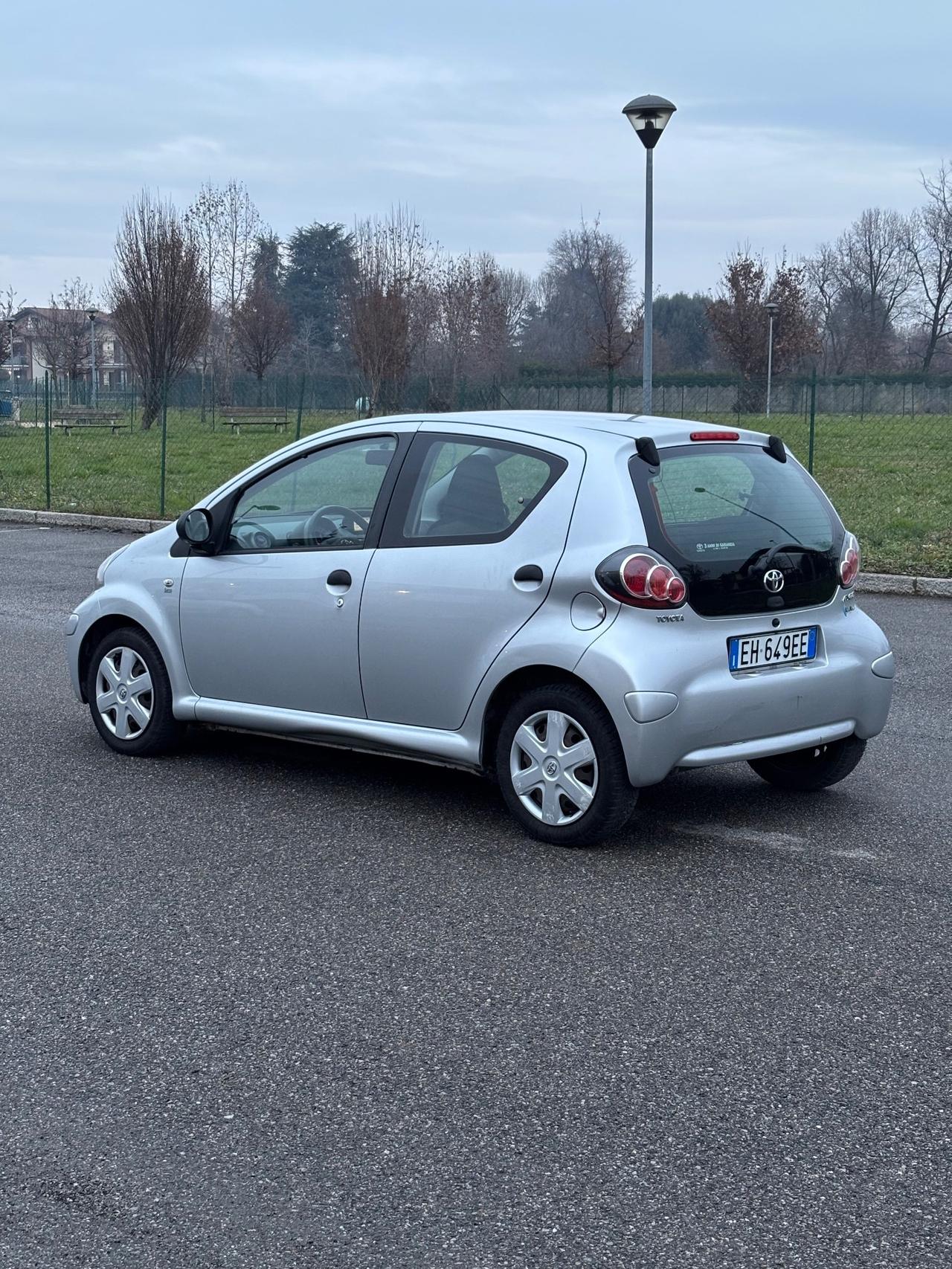 Toyota Aygo 1.0 12V VVT-i 5 porte Now Connect