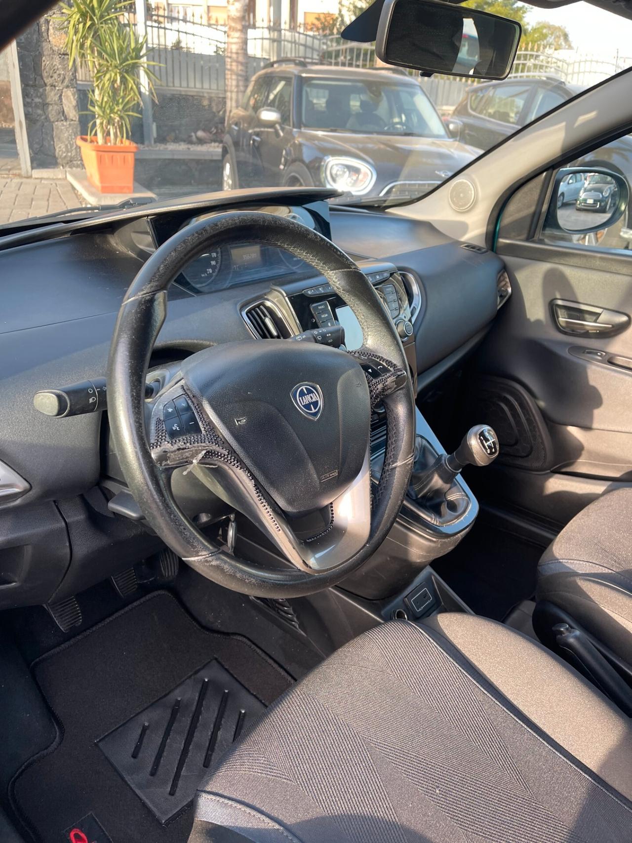 Lancia Ypsilon 1.3 MJT 95 CV S&S Platinum