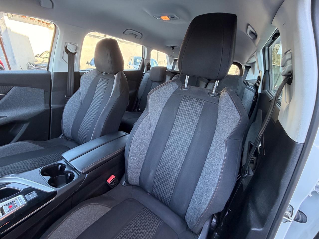 Peugeot 5008 BlueHDi 130 EAT8 Business 7 posti