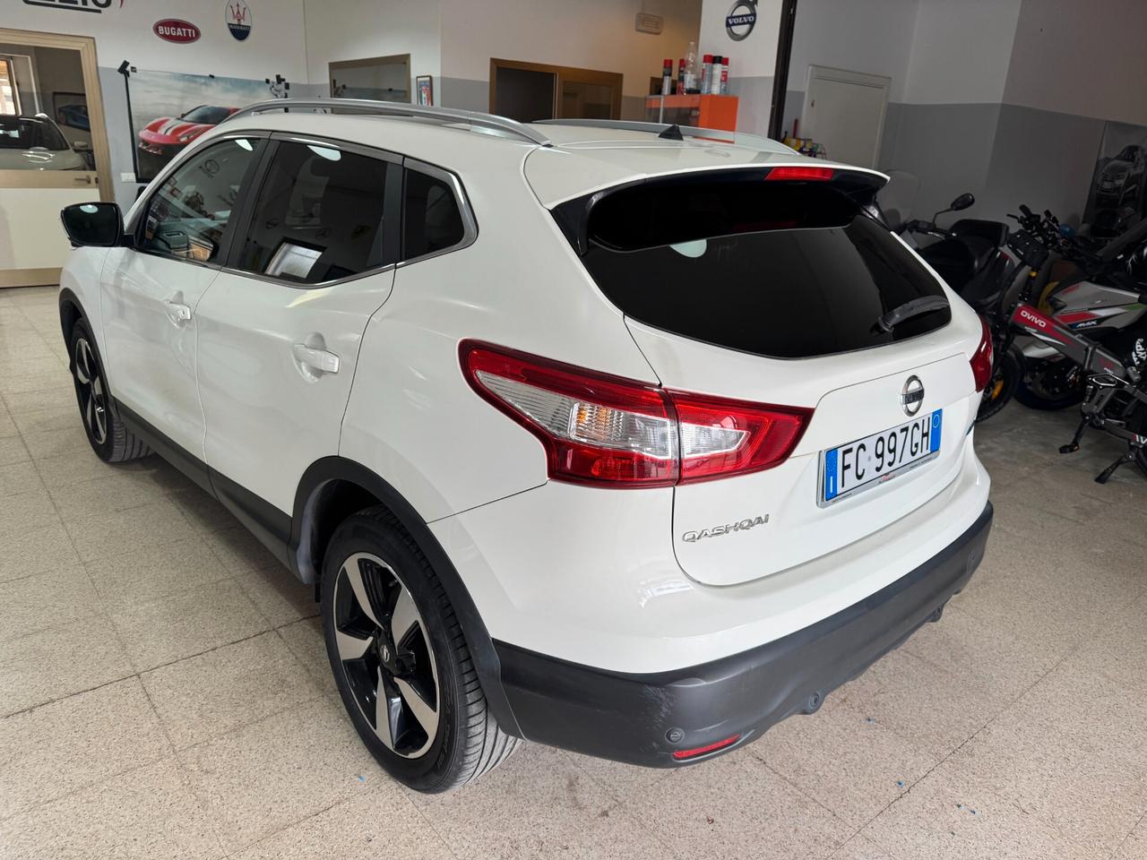 Nissan Qashqai 1.5 dCi 110 cv. Tekna TETTO-NAVIGATORE