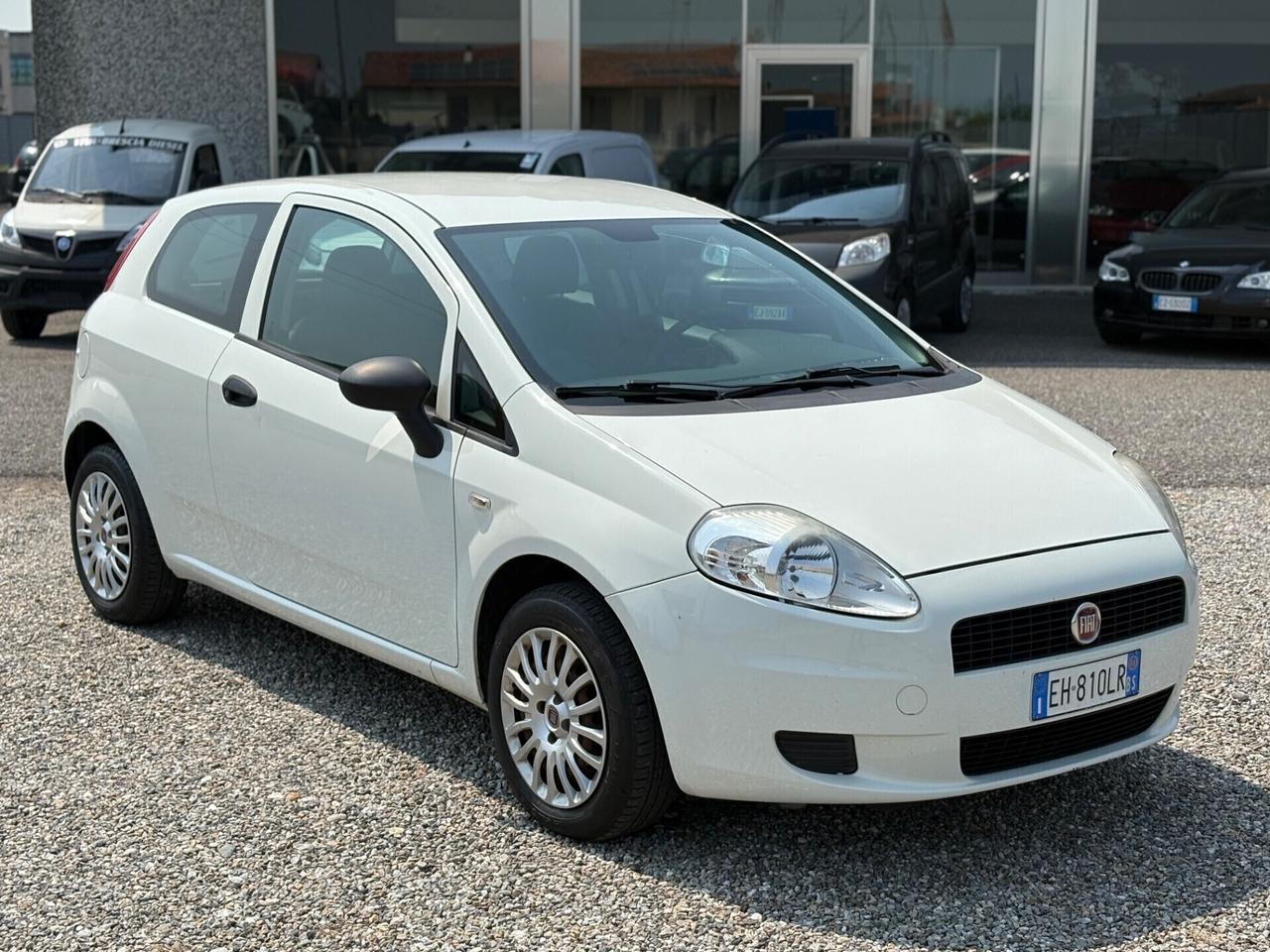 Fiat Grande Punto 1.2 BENZINA 2011 NEOPATENTATI
