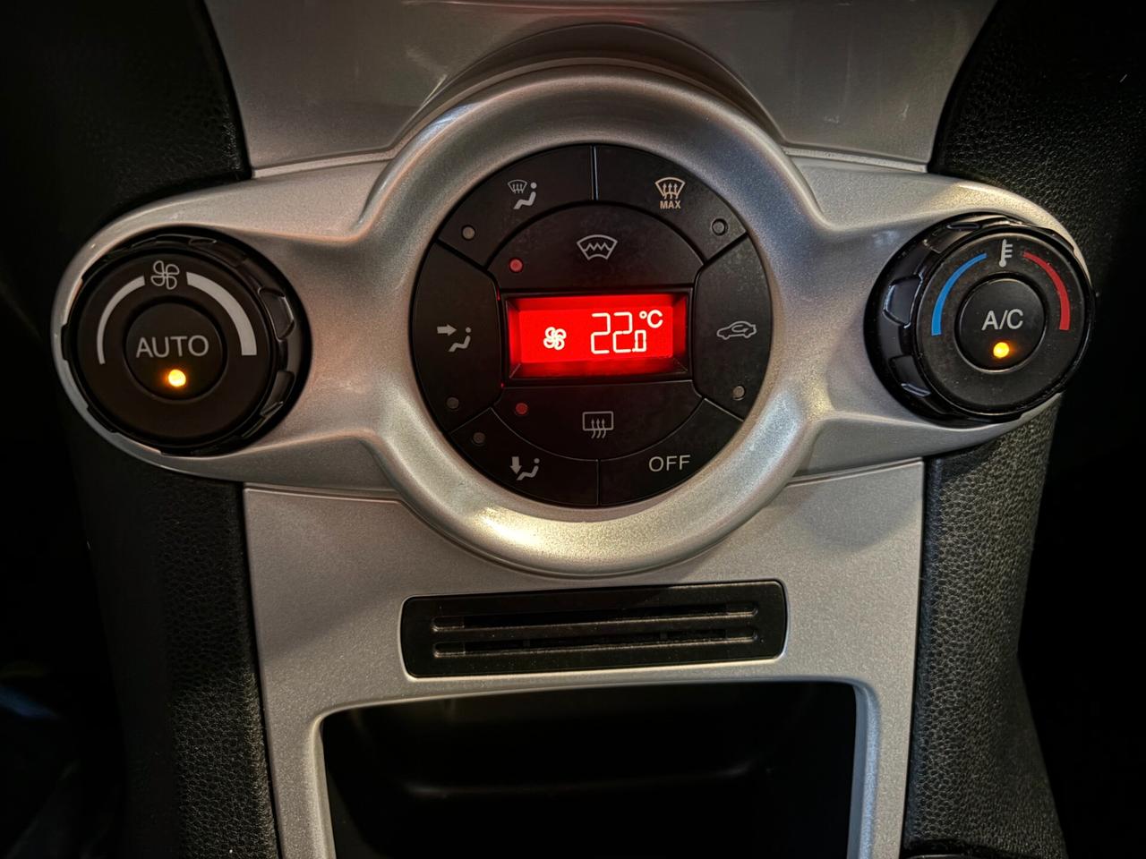 Ford Fiesta 1.4 5 porte GPL Titanium UNICO PROPRIETARIO
