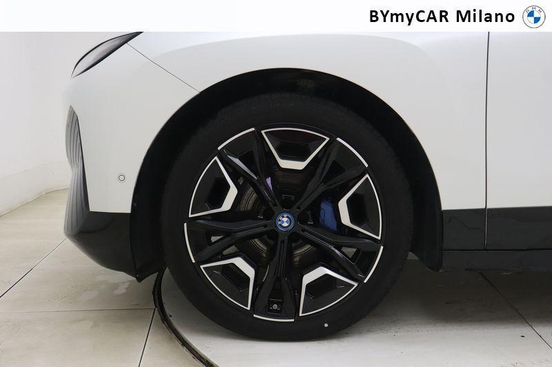BMW iX 40 pacchetto sportivo xDrive
