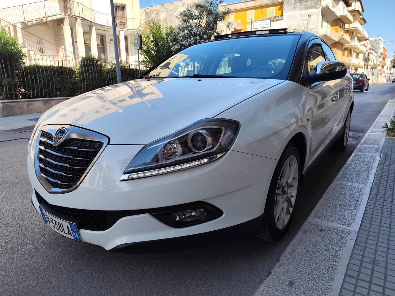 Lancia Delta 2.0 MJT 165CV PLATINO TETTO PELLE