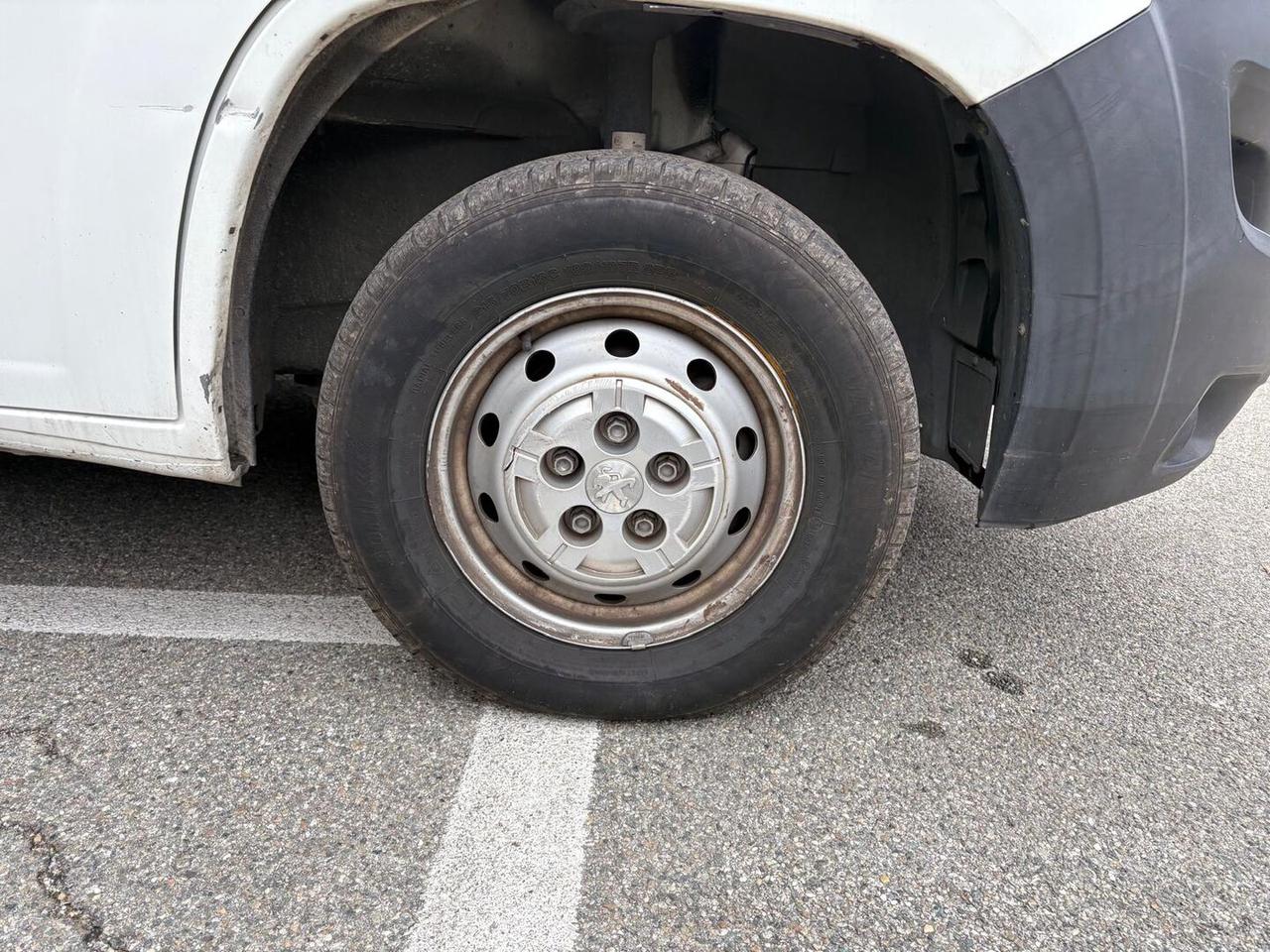 Peugeot Boxer 330 2.2 bluehdi 140cv S&S L1H1