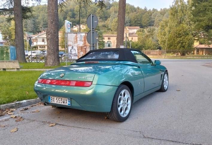 Alfa Romeo Spider V6 turbo