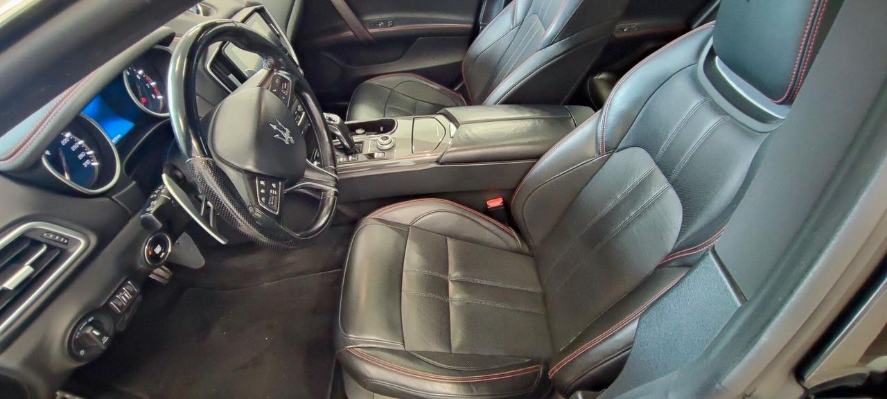 Maserati Ghibli V6 430 CV Q4 Gransport