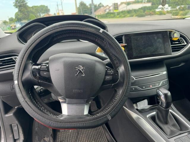 Peugeot 308 BlueHDi 120 S&S EAT6 SW Allure