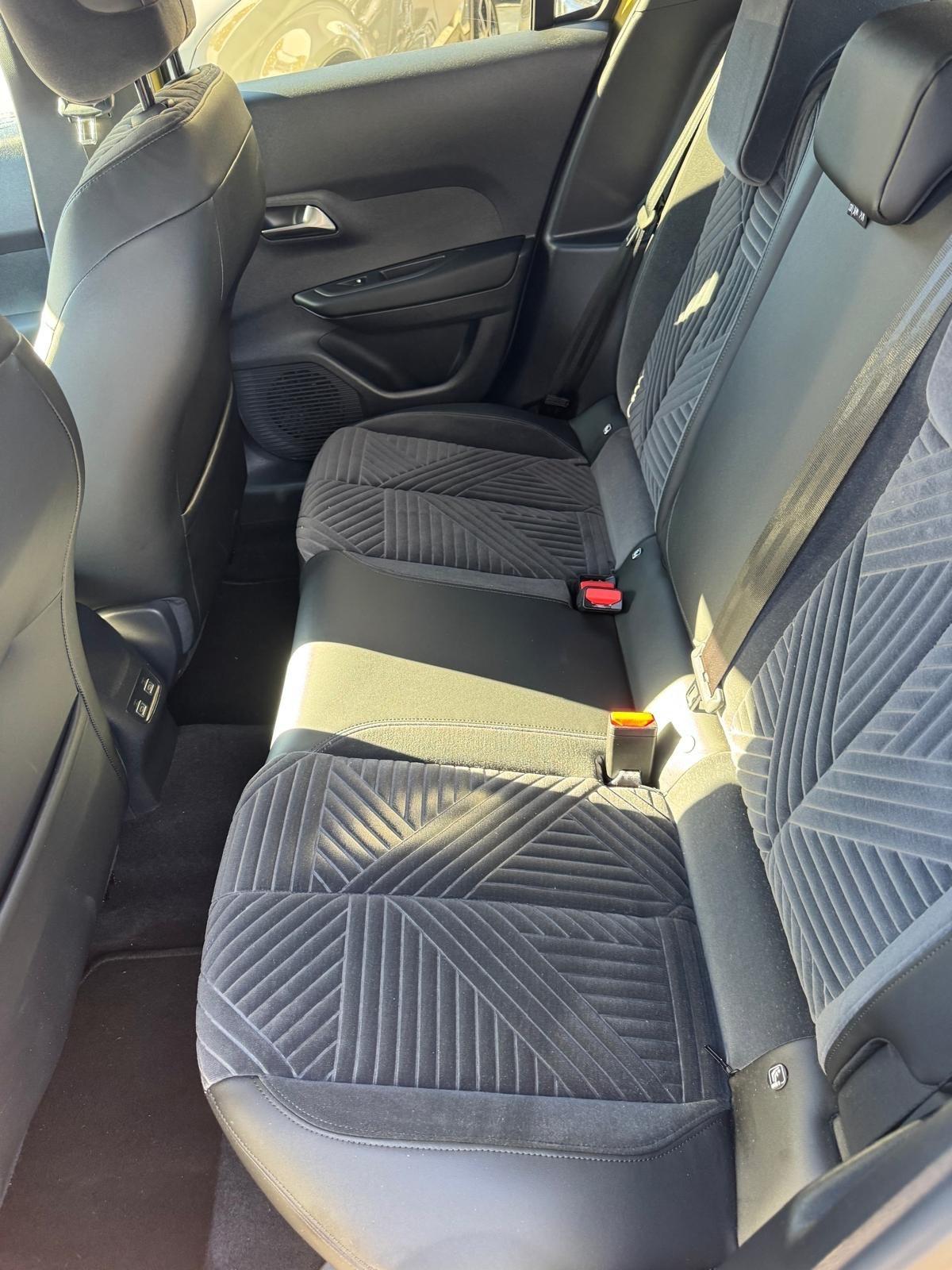 Lancia Ypsilon Hybrid e-DCT LX