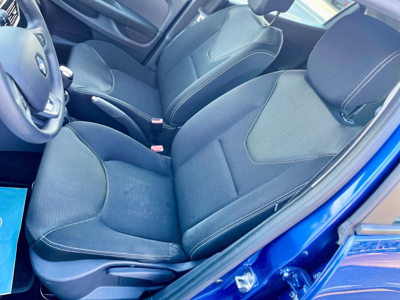 Renault Clio TCe 12V 90 CV 5 porte Moschino Intens