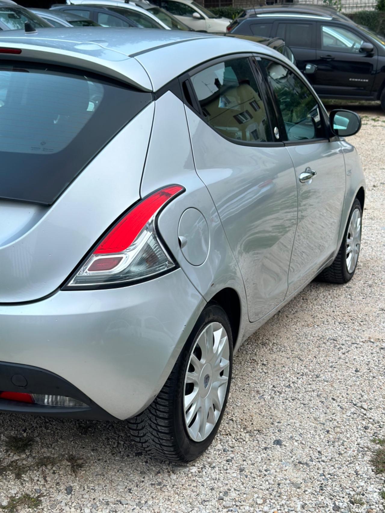 Lancia YPSILON 1.2 69 CV 5P GPL ECOCHIC KMCERT NEOPAT