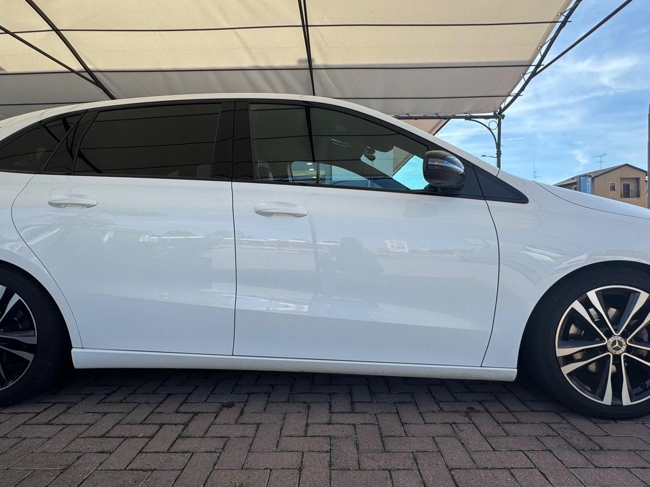 Mercedes-Benz B 180 Sport Plus B 180 D