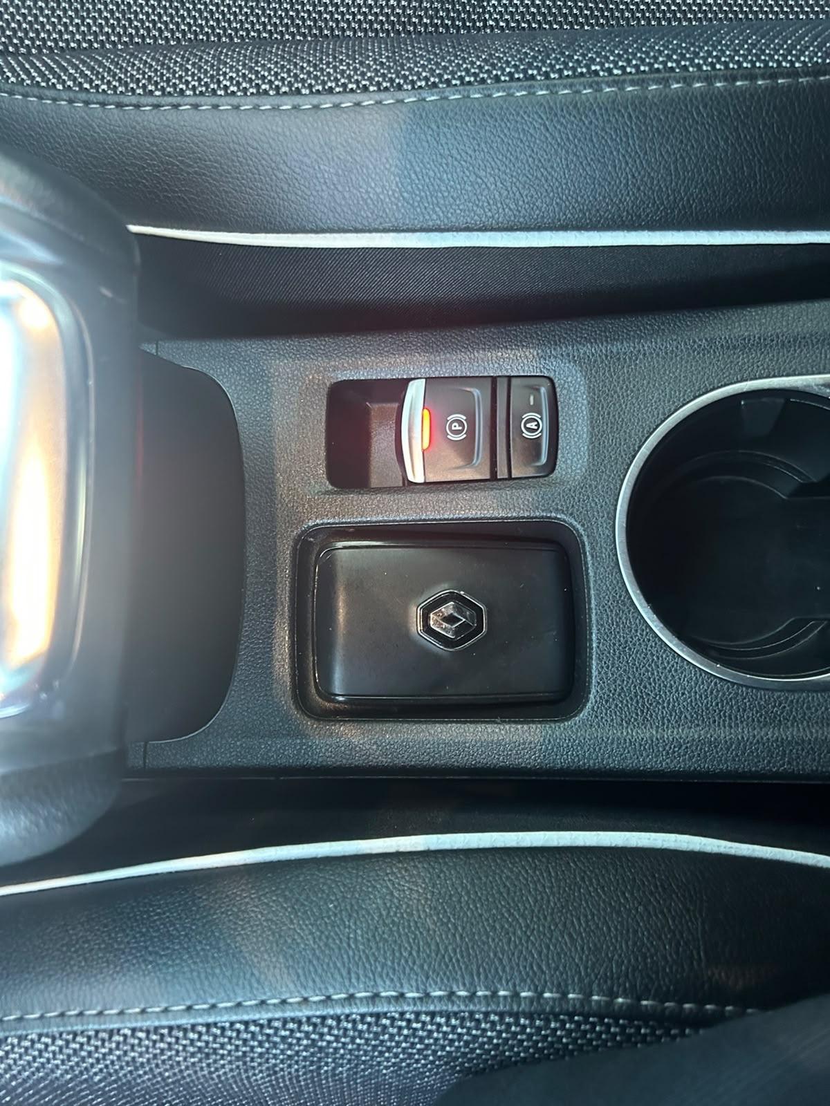 Renault Captur Plug-in Hybrid E-Tech 160 CV Initiale Paris