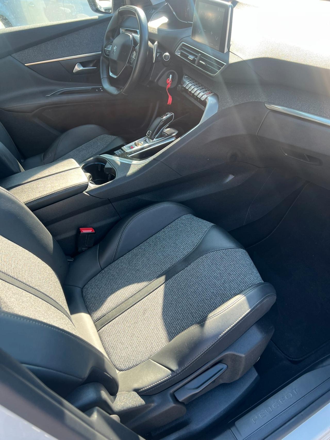 Peugeot 3008 BlueHDi 130 S&S EAT8 Allure