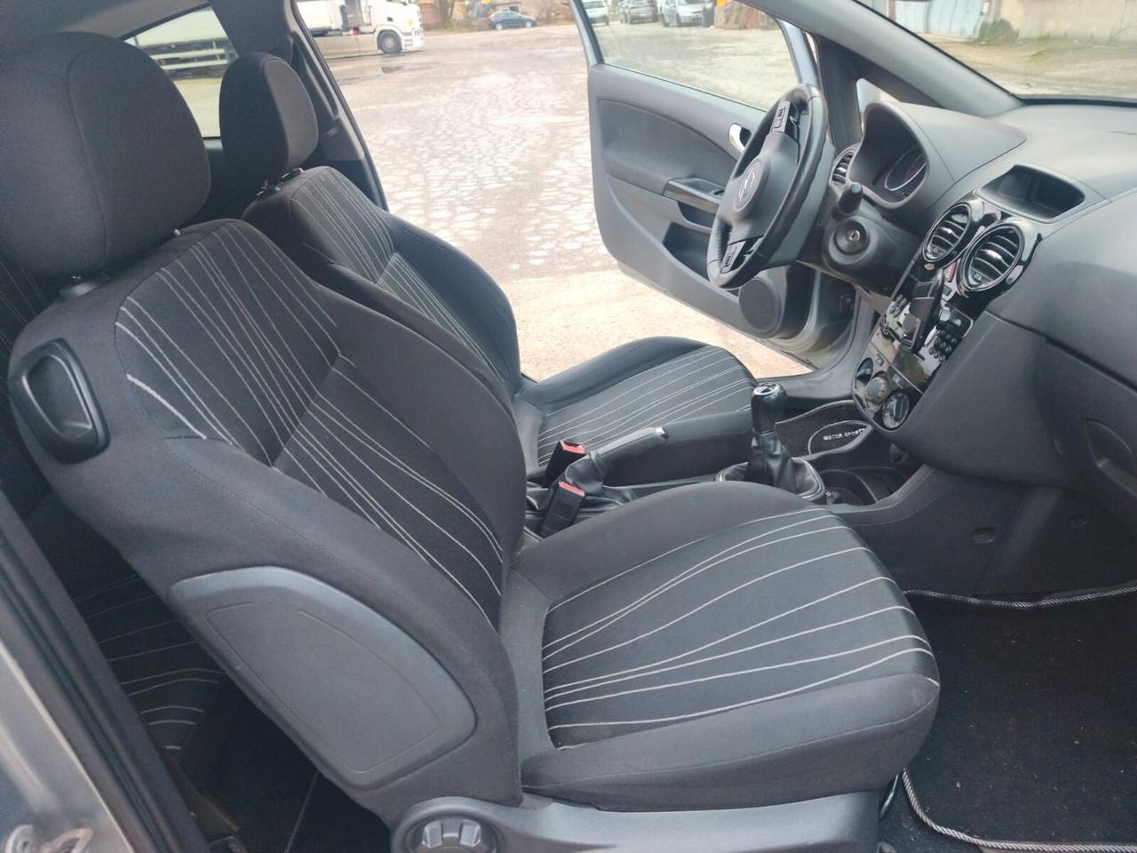 Opel Corsa 2011---1.3 Diesel Neopatentati