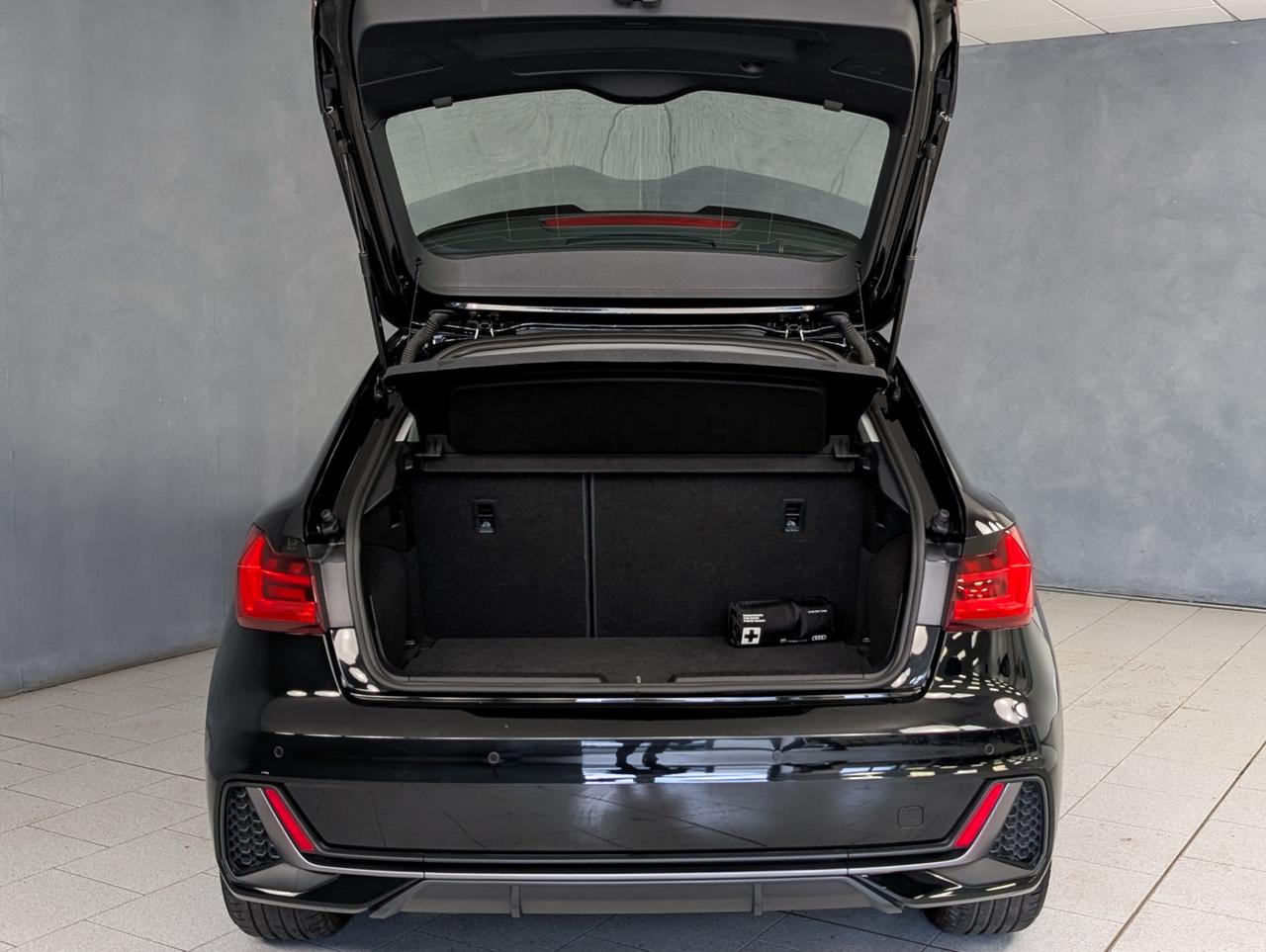 Audi A1 30 TFSI 116cv Adrenalin Black Edition S line