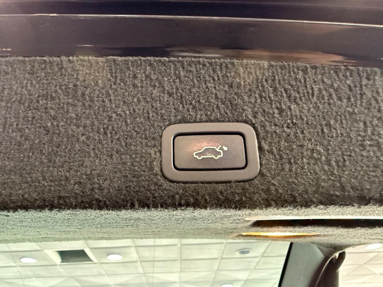 Volvo XC 60 2.4 d4 R-design awd 163cv MANUALE !!