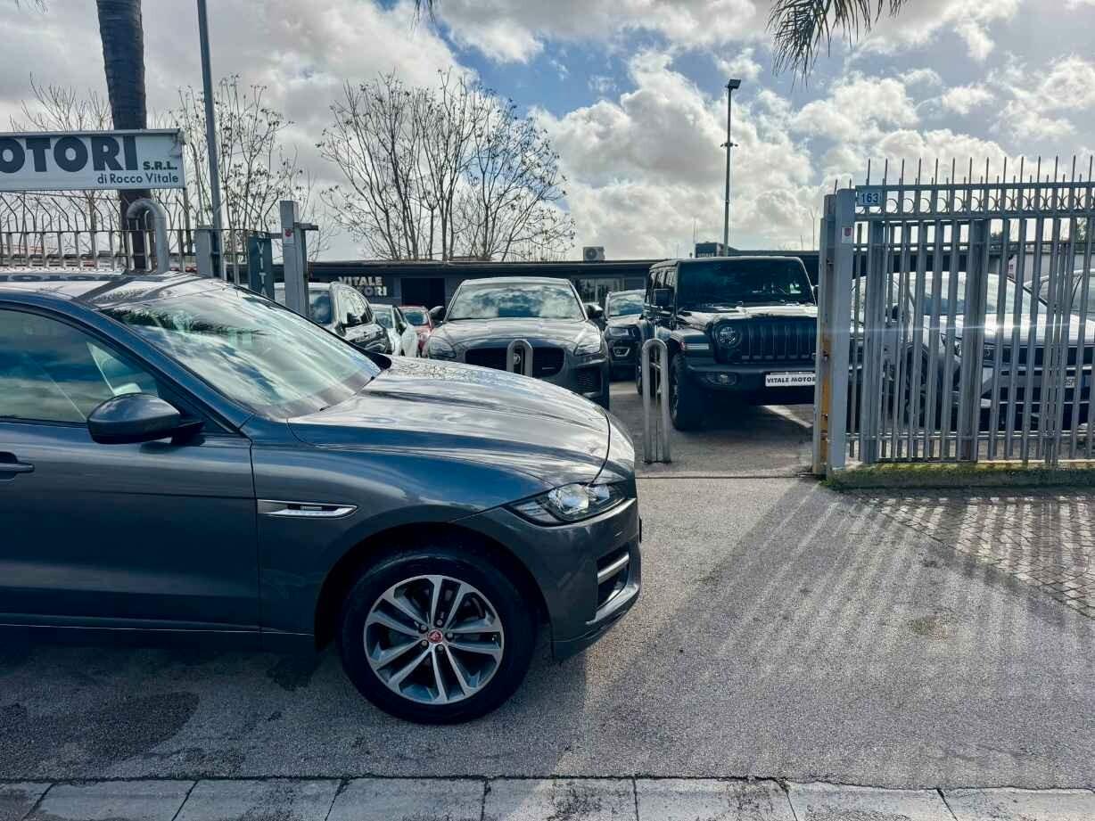 Jaguar F-Pace 2.0 D 180 CV R-Sport