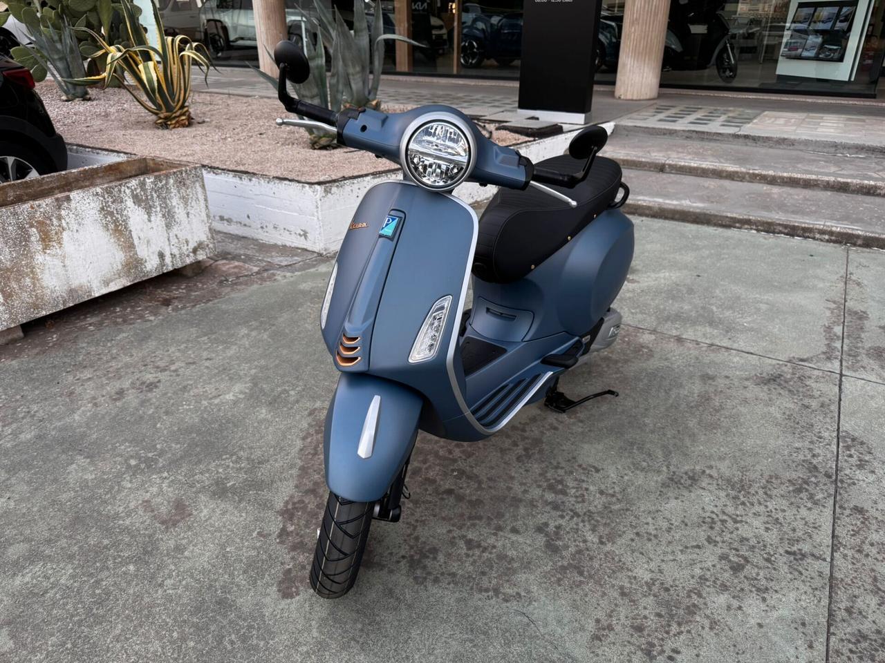 VESPA PRIMAVERA 125 OFFICINA 8